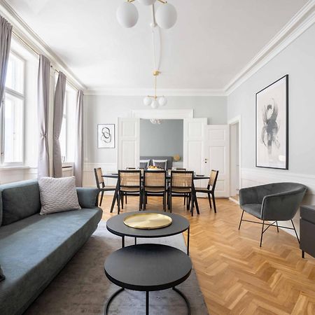 Lavish 4Br Apartment In The Heart Of Cph By The Canals Köpenhamn Exteriör bild