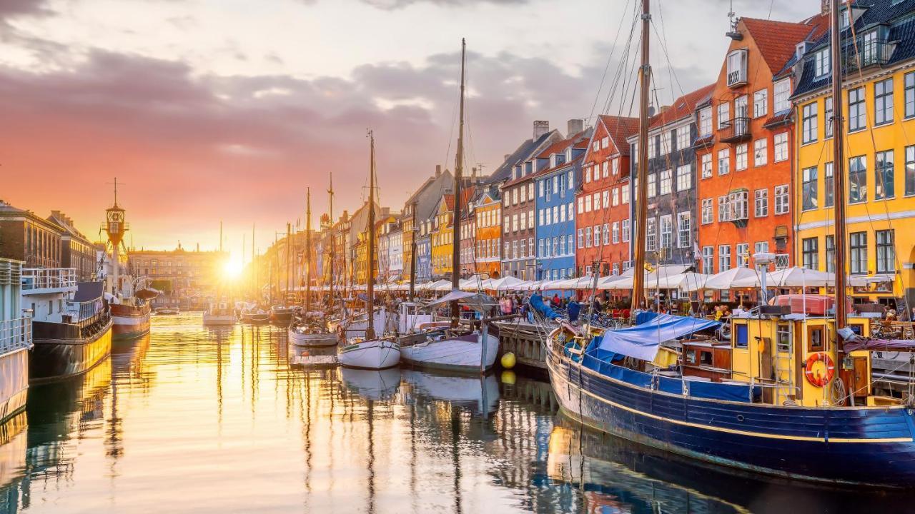 Lavish 4Br Apartment In The Heart Of Cph By The Canals Köpenhamn Exteriör bild